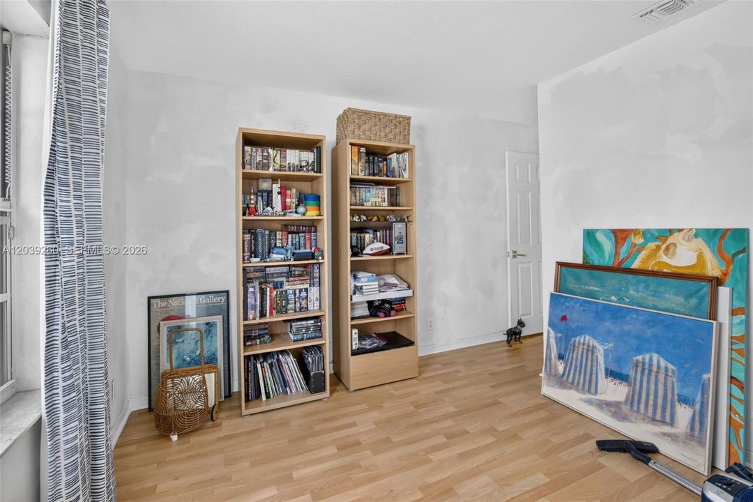 На продажу: $650,000 (4 спален, 2 ванн, 2302 Квадратных фут)