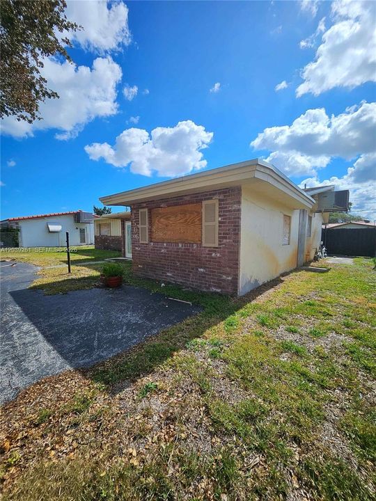 For Sale: $499,900 (3 beds, 2 baths, 1666 Square Feet)