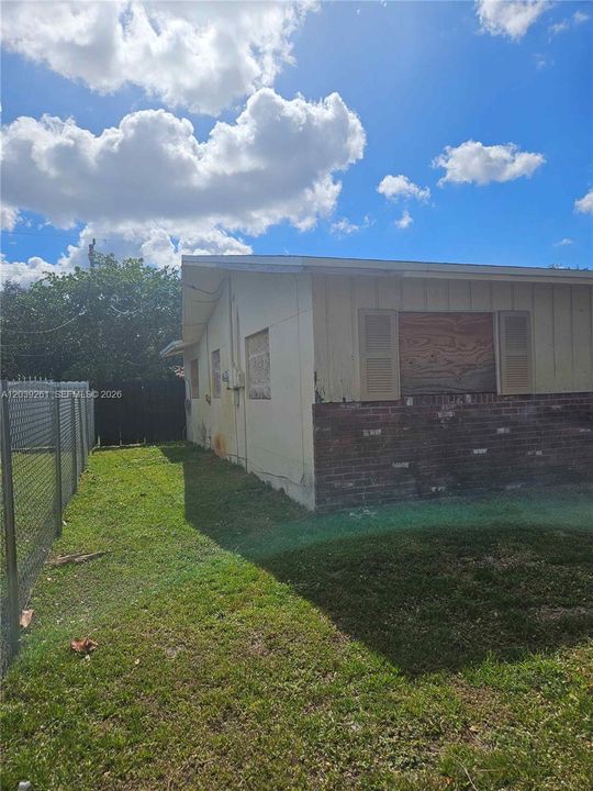 For Sale: $499,900 (3 beds, 2 baths, 1666 Square Feet)