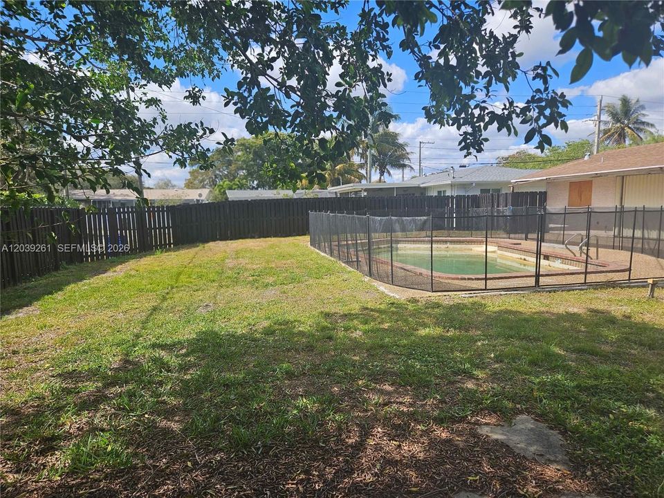 For Sale: $499,900 (3 beds, 2 baths, 1666 Square Feet)