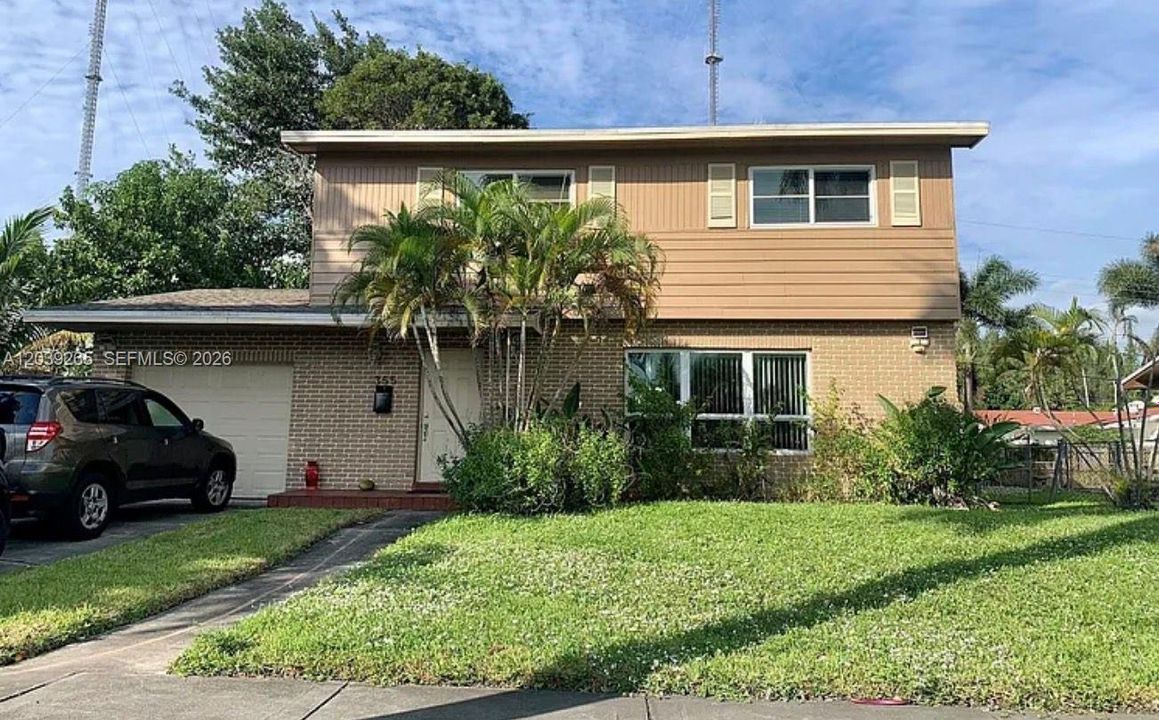 For Rent: $3,200 (3 beds, 2 baths, 2080 Square Feet)
