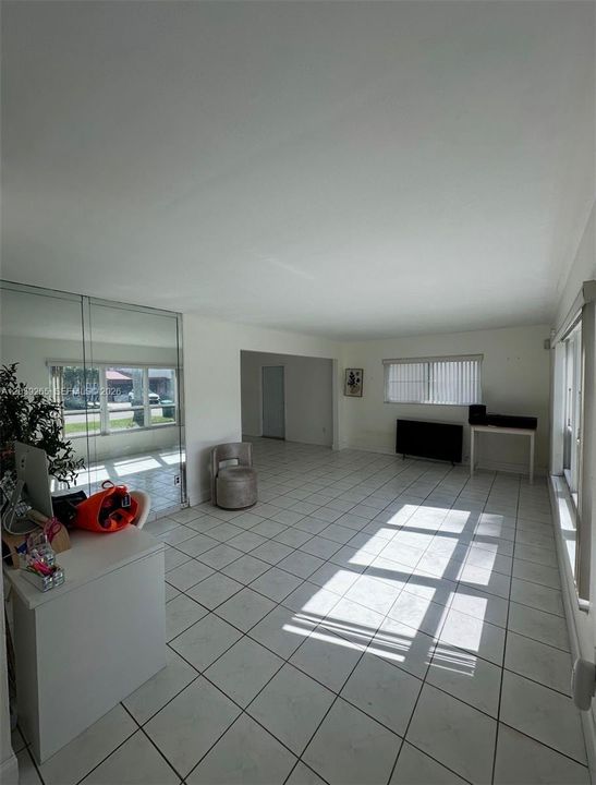 For Rent: $3,200 (3 beds, 2 baths, 2080 Square Feet)