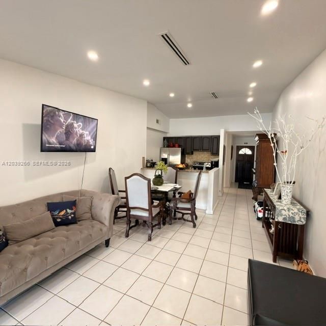 For Sale: $435,000 (3 beds, 2 baths, 1144 Square Feet)