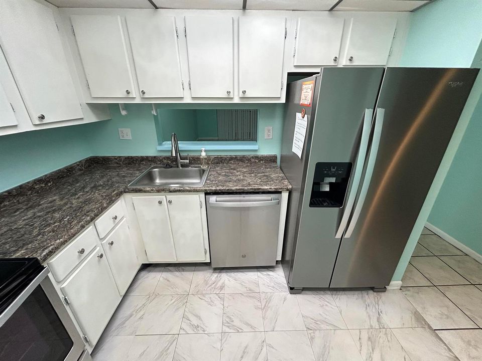 210 Kitchen 2