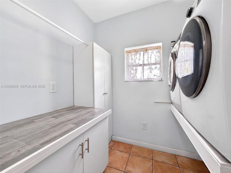 En Venta: $1,450,000 (4 camas, 3 baños, 2984 Pies cuadrados)