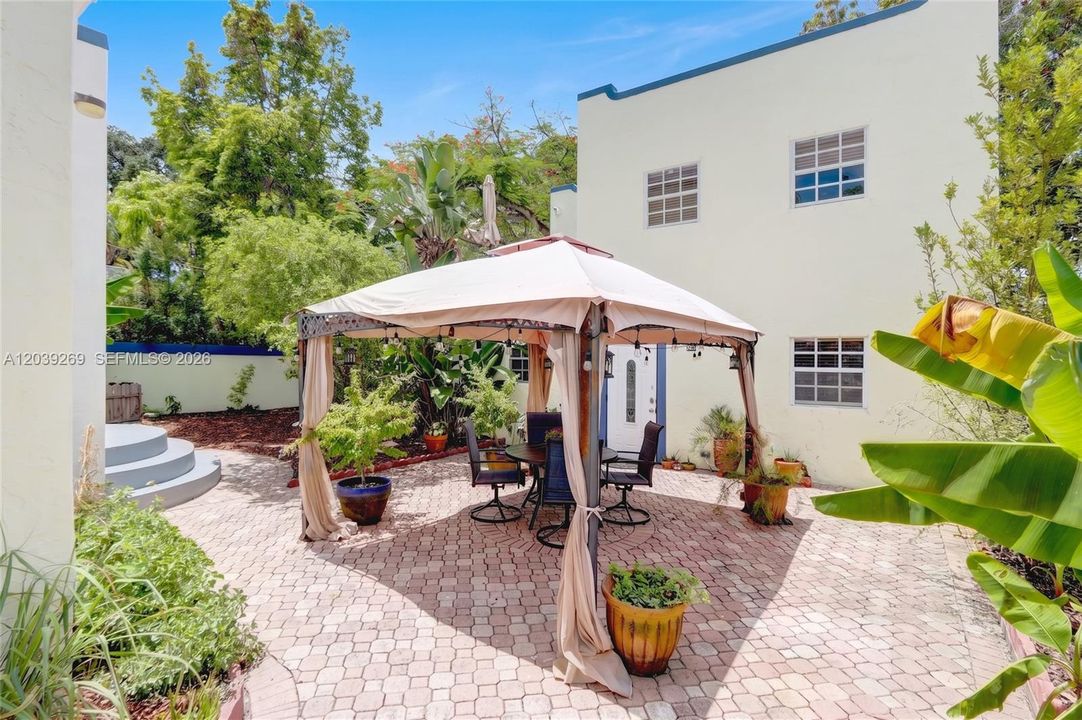 En Venta: $1,450,000 (4 camas, 3 baños, 2984 Pies cuadrados)