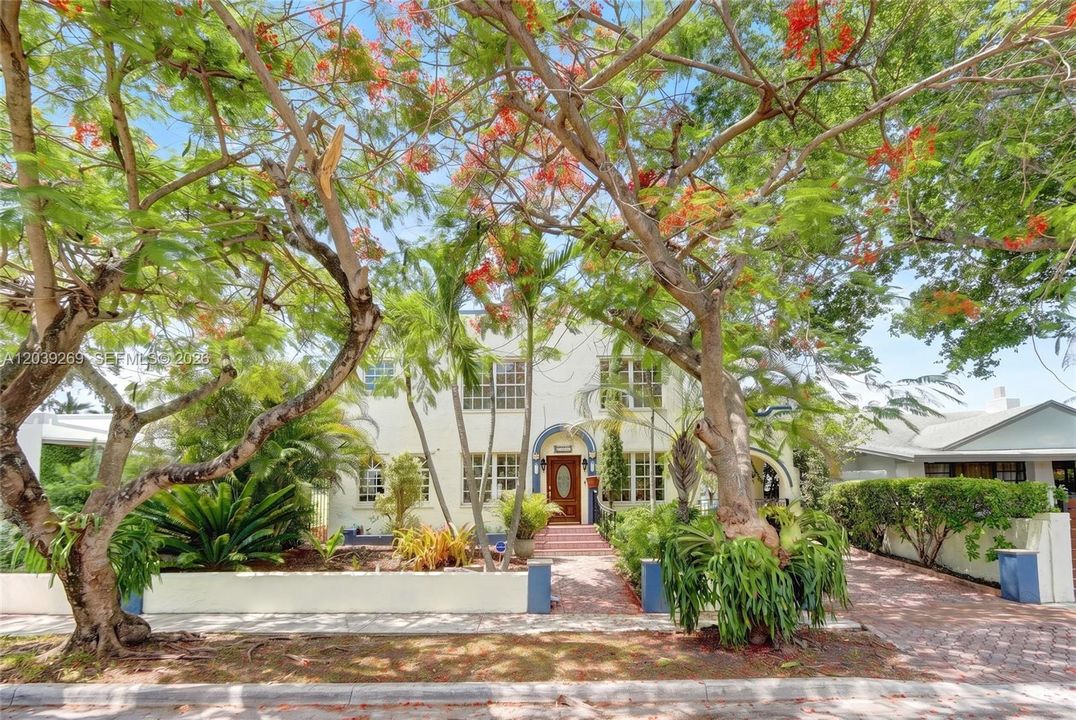 En Venta: $1,450,000 (4 camas, 3 baños, 2984 Pies cuadrados)