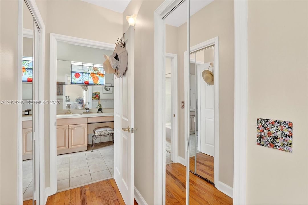 En Venta: $1,450,000 (4 camas, 3 baños, 2984 Pies cuadrados)