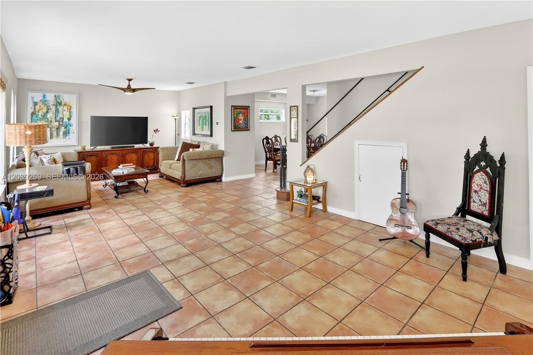 En Venta: $1,450,000 (4 camas, 3 baños, 2984 Pies cuadrados)