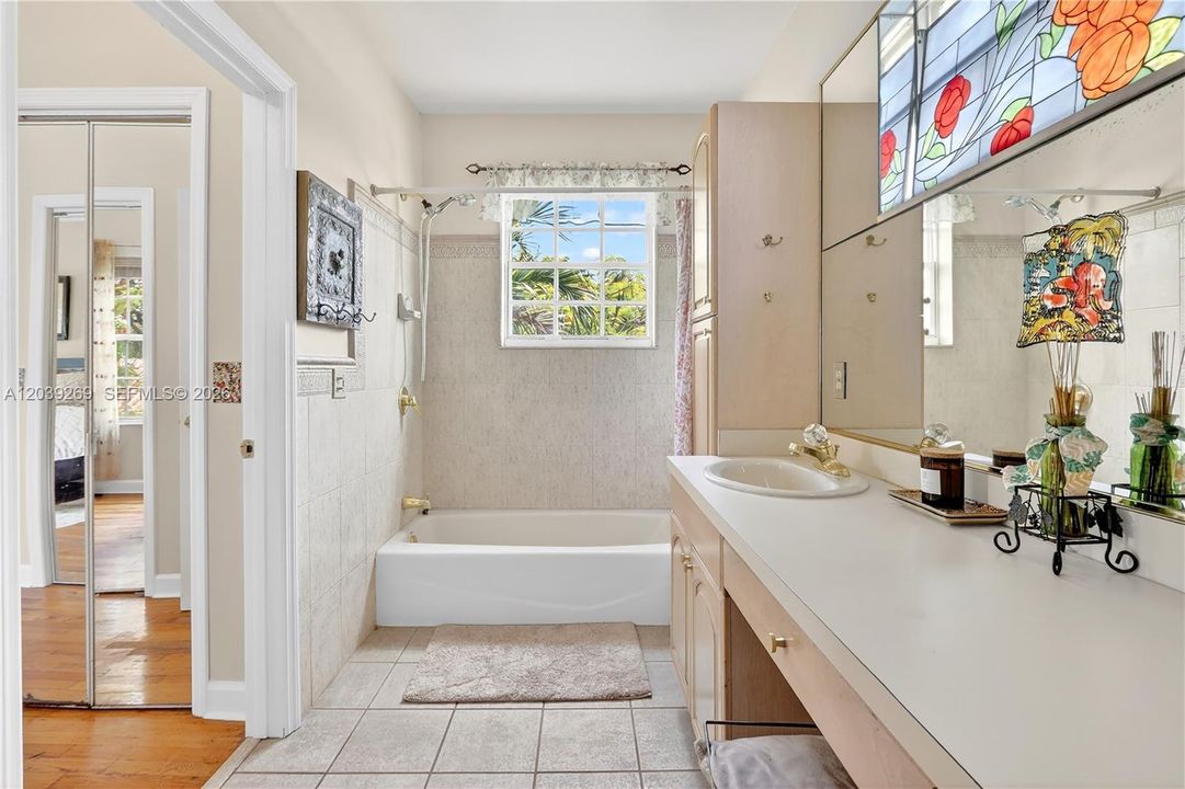 En Venta: $1,450,000 (4 camas, 3 baños, 2984 Pies cuadrados)