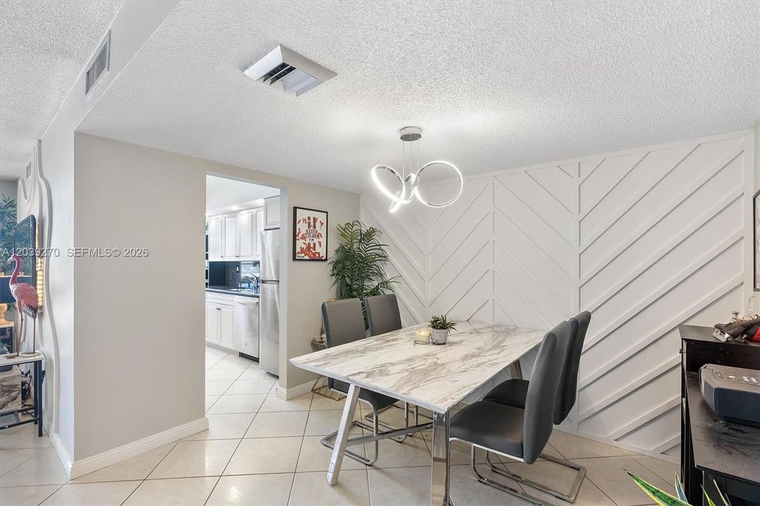 For Sale: $299,900 (2 beds, 2 baths, 1565 Square Feet)