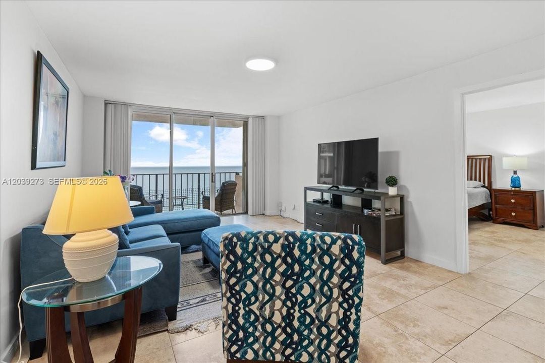 В аренду: $3,500 (2 спален, 2 ванн, 1120 Квадратных фут)