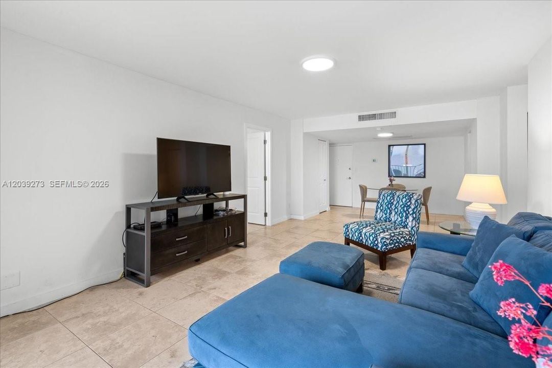 В аренду: $3,500 (2 спален, 2 ванн, 1120 Квадратных фут)