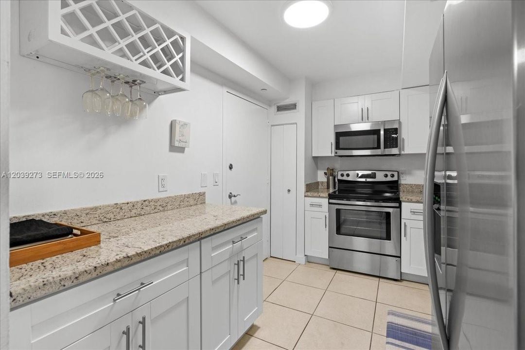 В аренду: $3,500 (2 спален, 2 ванн, 1120 Квадратных фут)