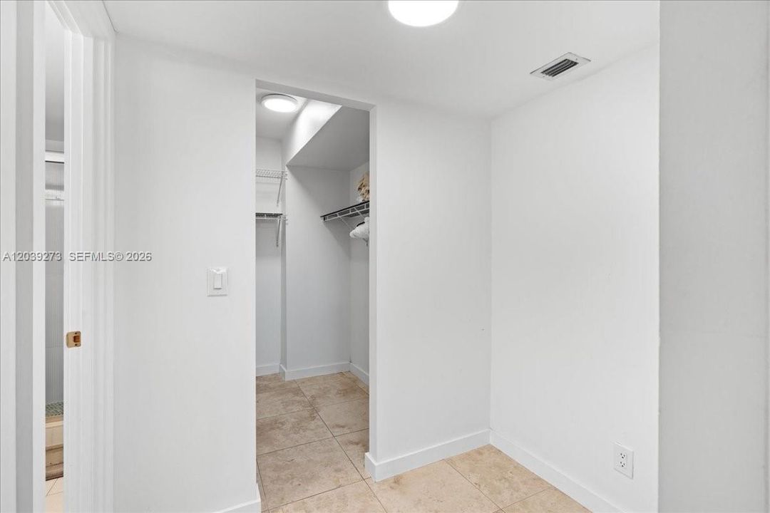 В аренду: $3,500 (2 спален, 2 ванн, 1120 Квадратных фут)