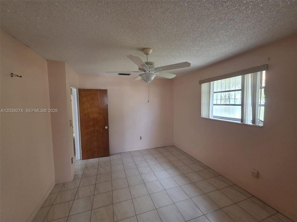 En Venta: $489,900 (3 camas, 3 baños, 2008 Pies cuadrados)