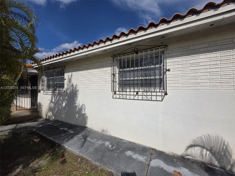 En Venta: $489,900 (3 camas, 3 baños, 2008 Pies cuadrados)