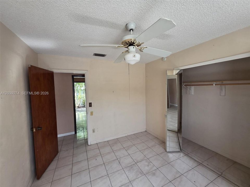 En Venta: $489,900 (3 camas, 3 baños, 2008 Pies cuadrados)