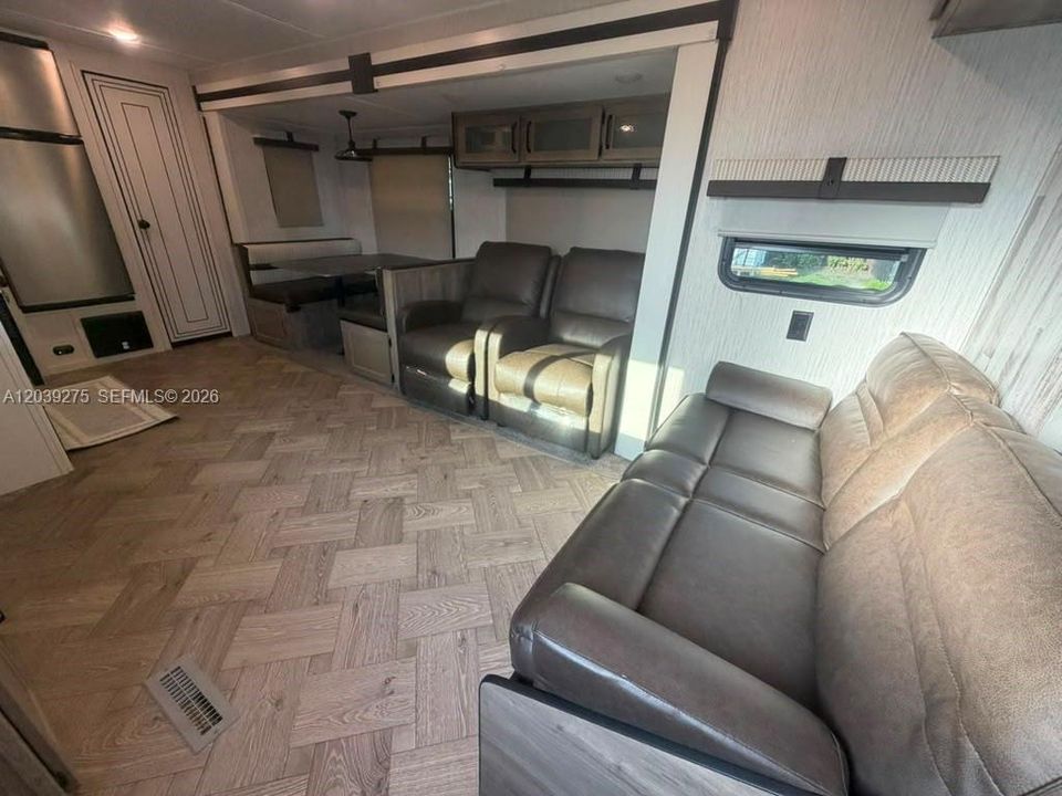 En Renta: $1,500 (1 camas, 1 baños, 1267 Pies cuadrados)