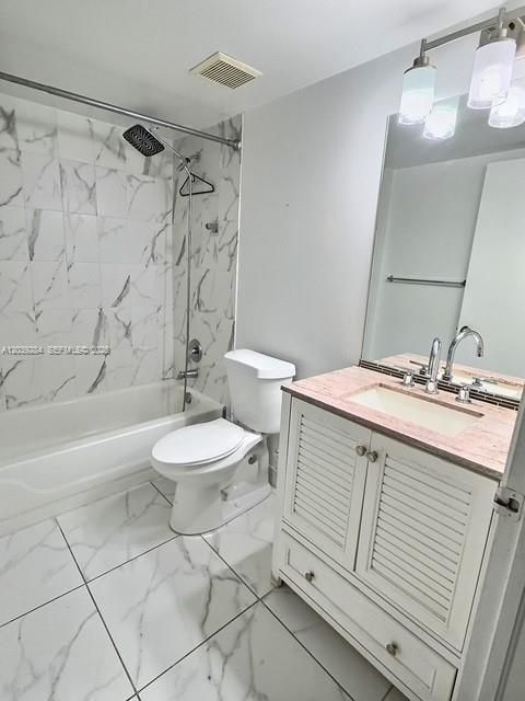 Под контрактом: $229,000 (2 спален, 2 ванн, 1130 Квадратных фут)