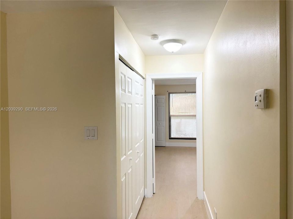 WASHER & DRYER(CLOSET)