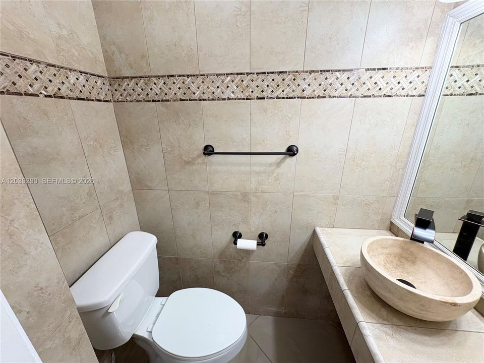 FIRST FLOOR 1/2BATH