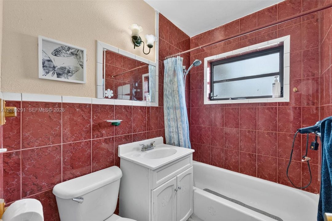 2nd Bathroom