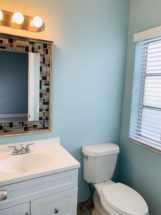 Guest 1/2 Bath