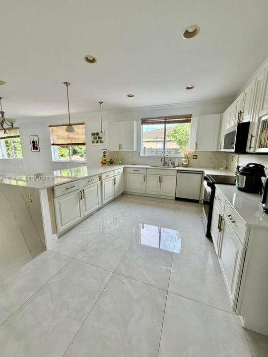 For Rent: $4,000 (3 beds, 2 baths, 2713 Square Feet)