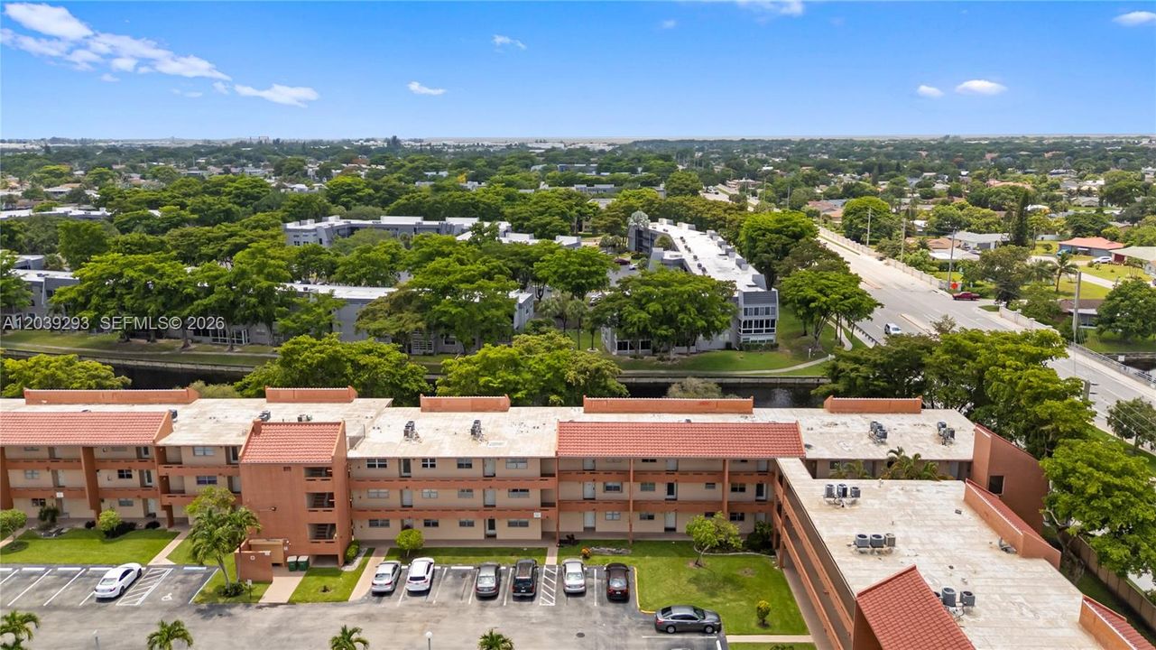 На продажу: $169,900 (2 спален, 2 ванн, 920 Квадратных фут)