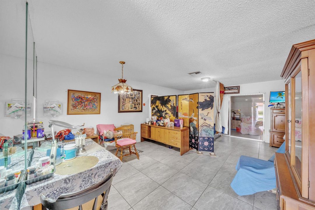 5 Living Area