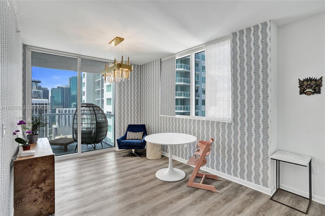 En Venta: $739,000 (2 camas, 2 baños, 1363 Pies cuadrados)