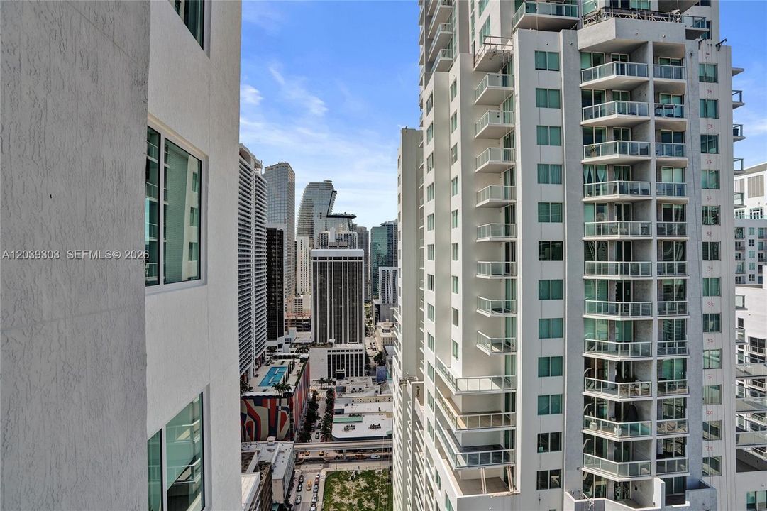 En Venta: $739,000 (2 camas, 2 baños, 1363 Pies cuadrados)