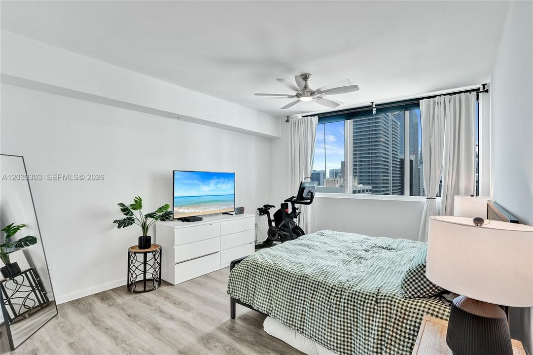 En Venta: $739,000 (2 camas, 2 baños, 1363 Pies cuadrados)