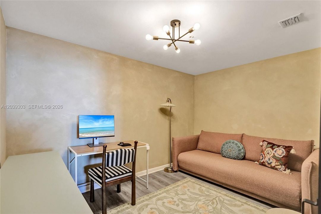 En Venta: $739,000 (2 camas, 2 baños, 1363 Pies cuadrados)