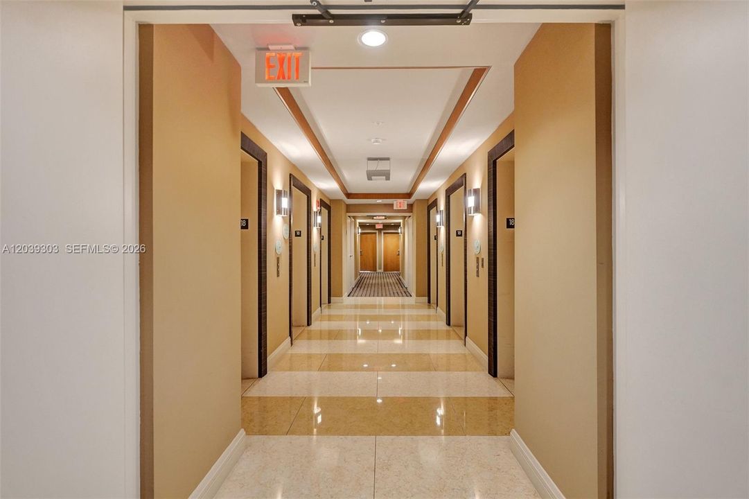 En Venta: $739,000 (2 camas, 2 baños, 1363 Pies cuadrados)