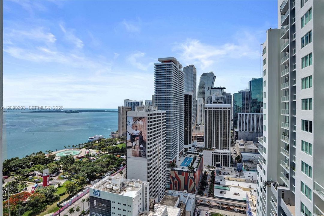En Venta: $739,000 (2 camas, 2 baños, 1363 Pies cuadrados)