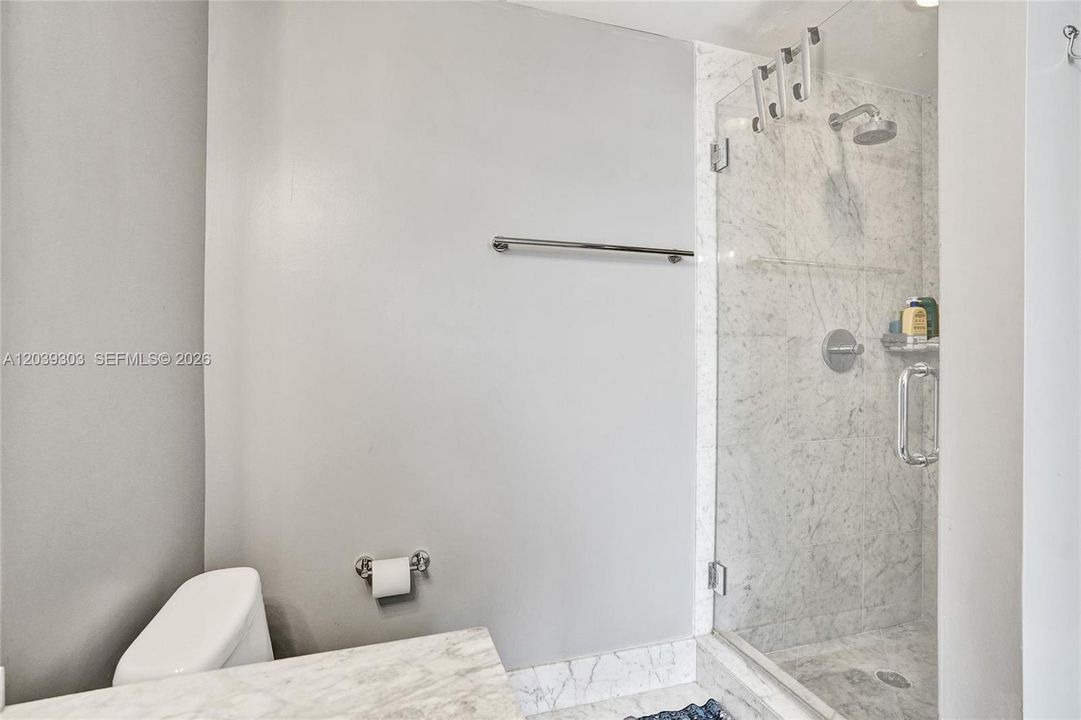 En Venta: $739,000 (2 camas, 2 baños, 1363 Pies cuadrados)