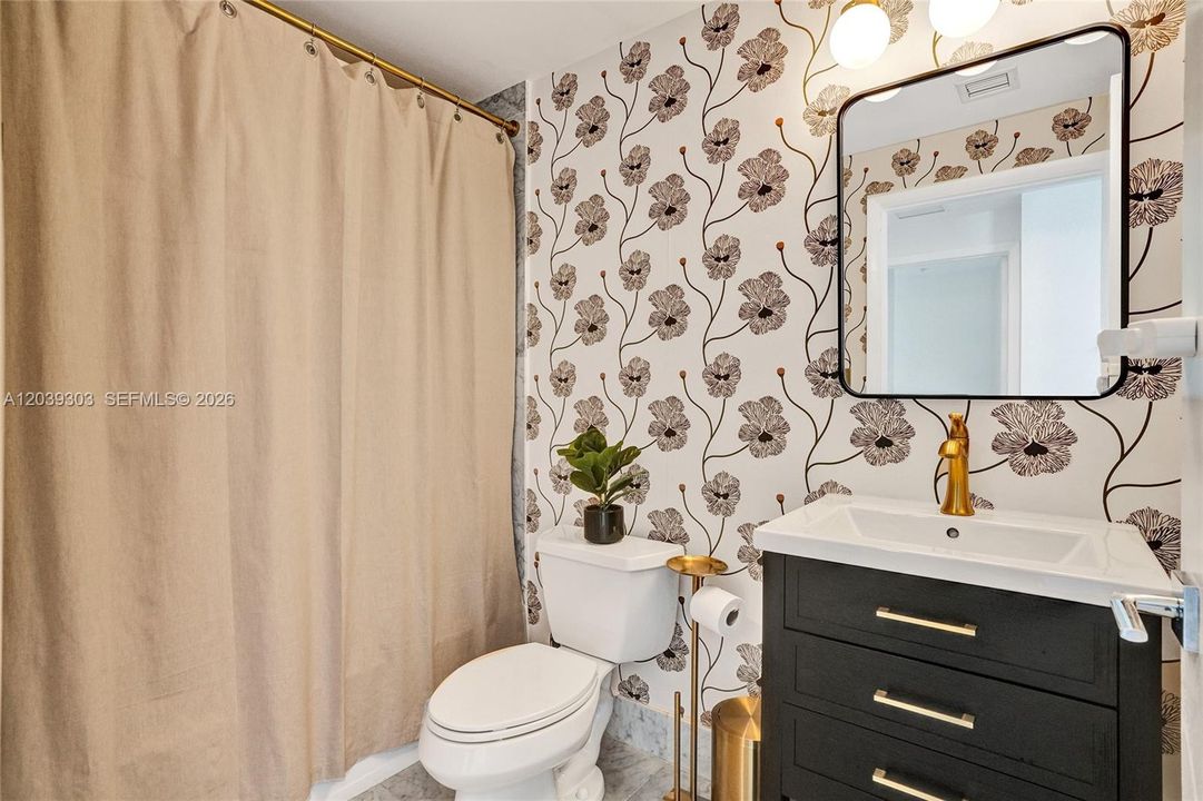 En Venta: $739,000 (2 camas, 2 baños, 1363 Pies cuadrados)