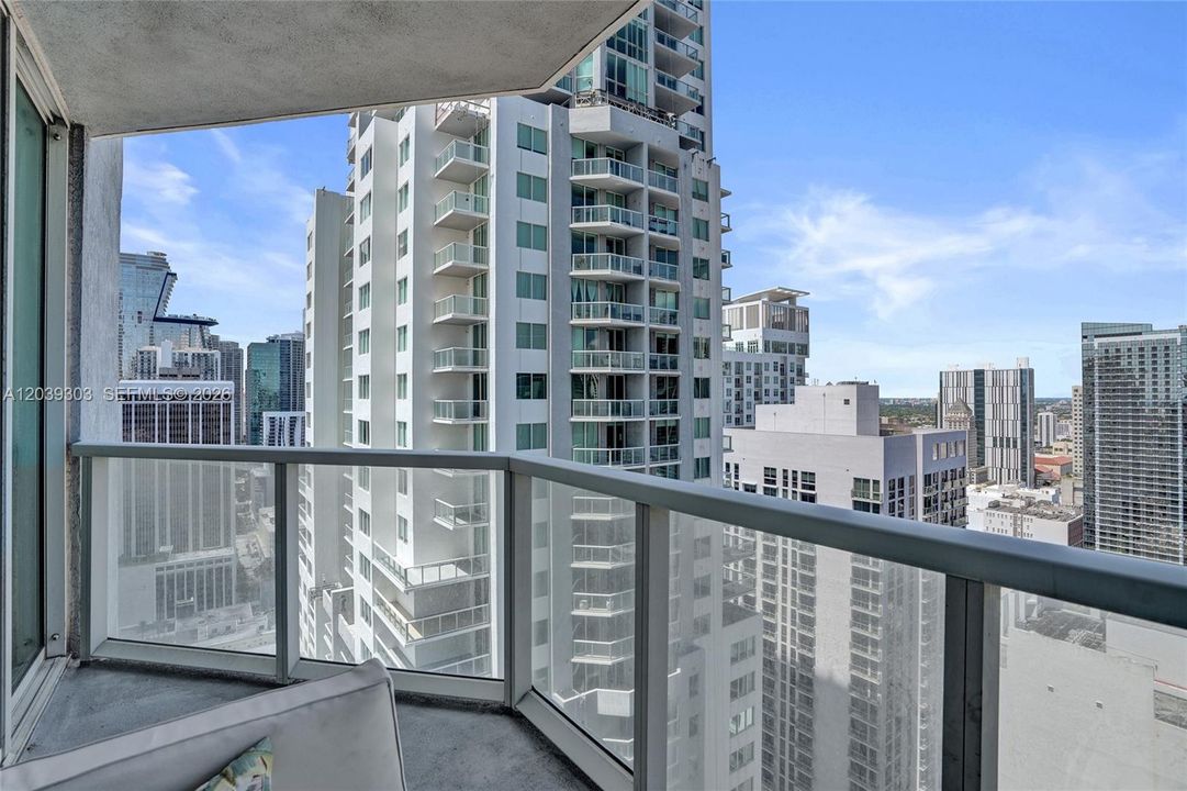 En Venta: $739,000 (2 camas, 2 baños, 1363 Pies cuadrados)