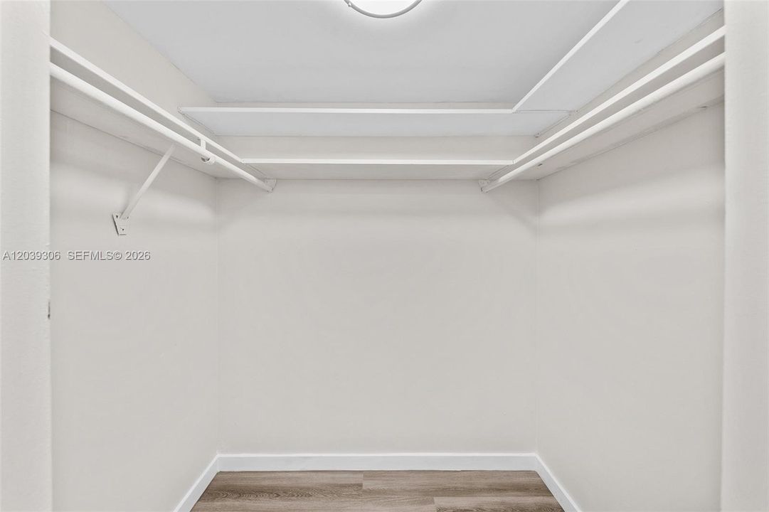 Walking Closet