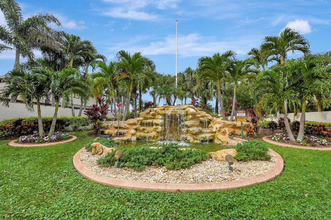 Woodlake Grand Entrance