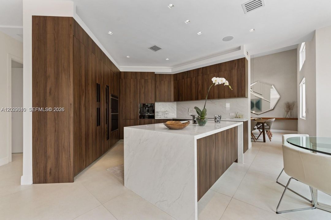 For Sale: $1,995,000 (6 beds, 4 baths, 3548 Square Feet)