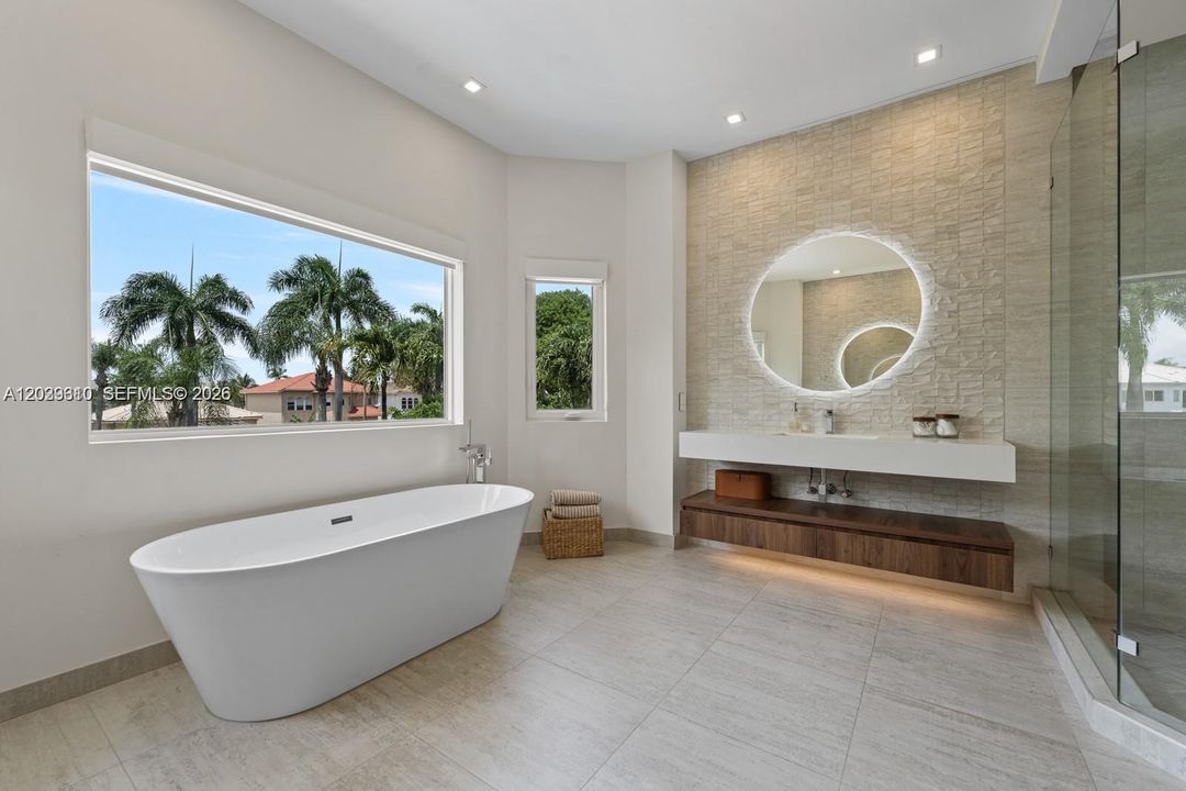 For Sale: $1,995,000 (6 beds, 4 baths, 3548 Square Feet)
