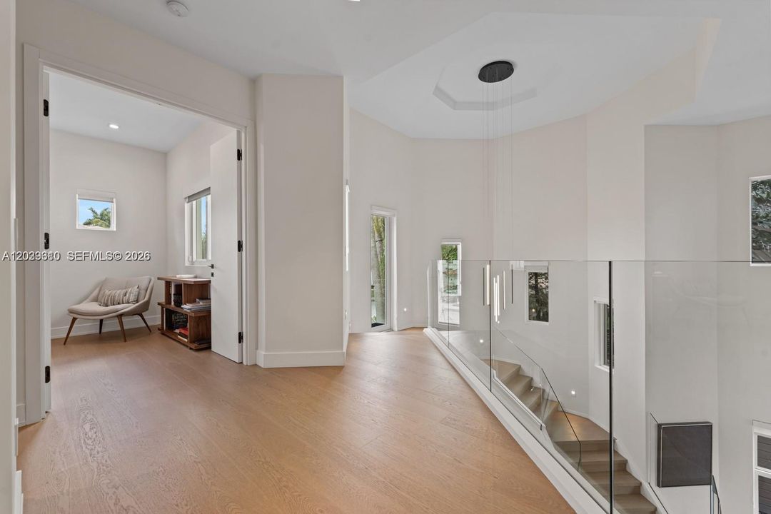 For Sale: $1,995,000 (6 beds, 4 baths, 3548 Square Feet)