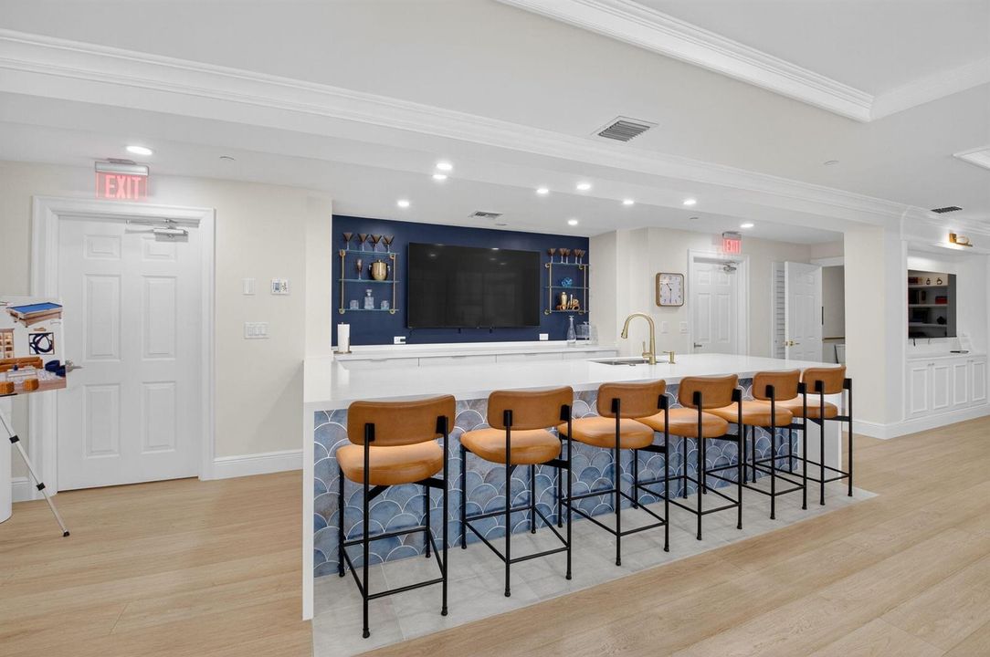 CLUBROOM
