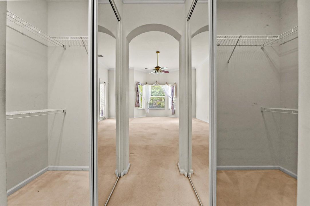 26 Closet 01