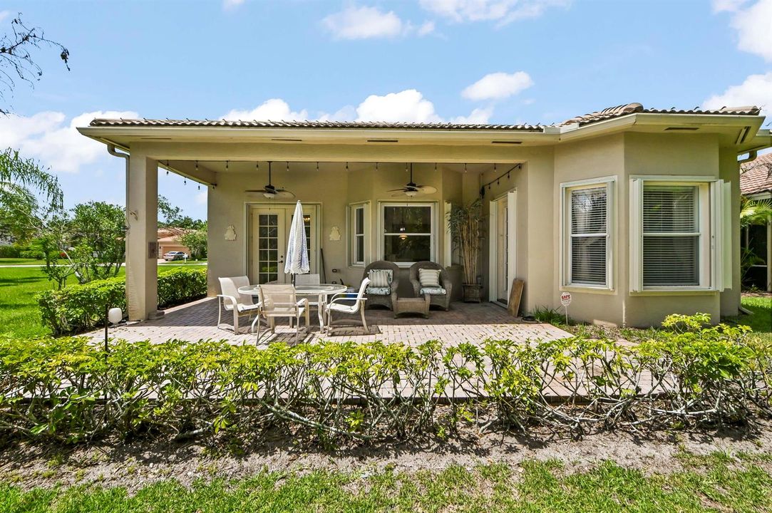 35 Backyard 01