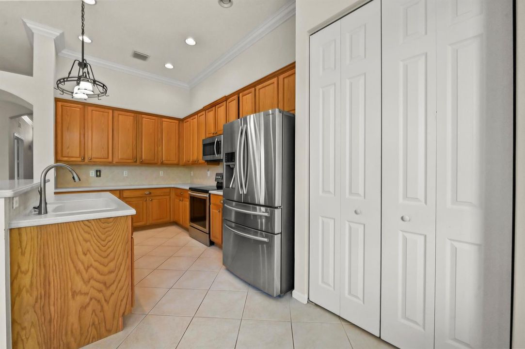 24 Kitchen 03