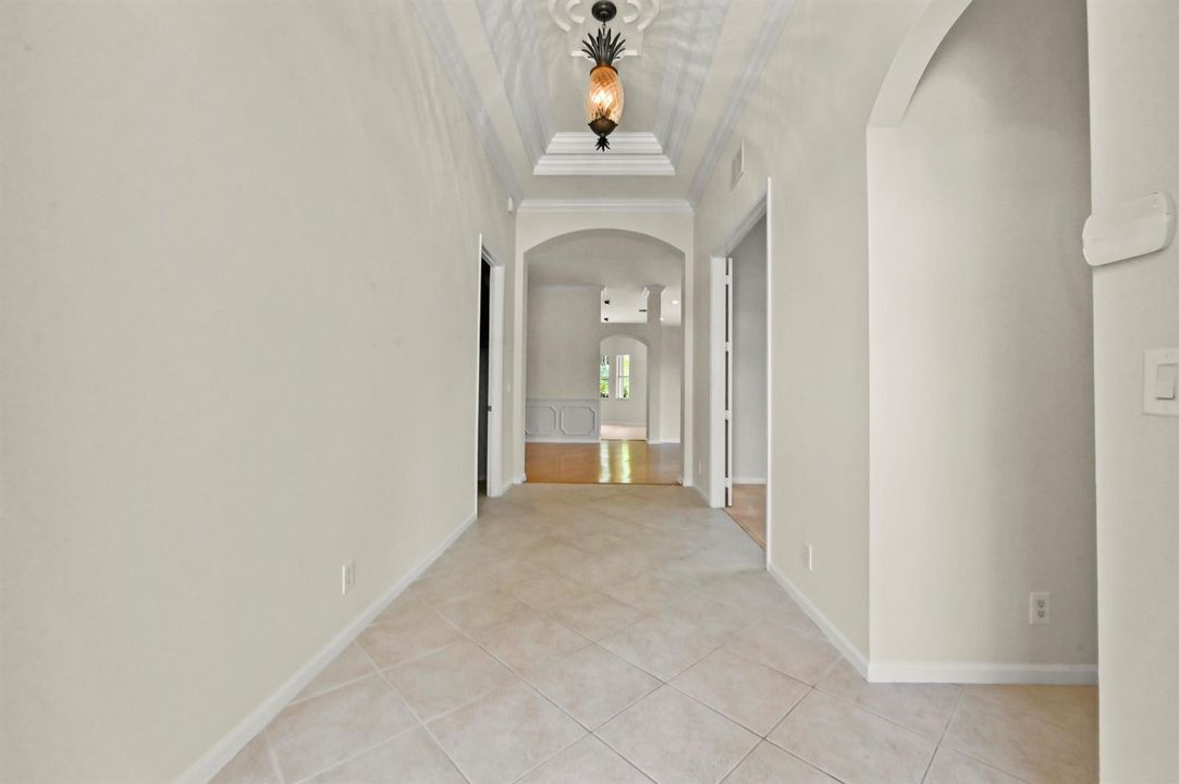 04 Hallway 01
